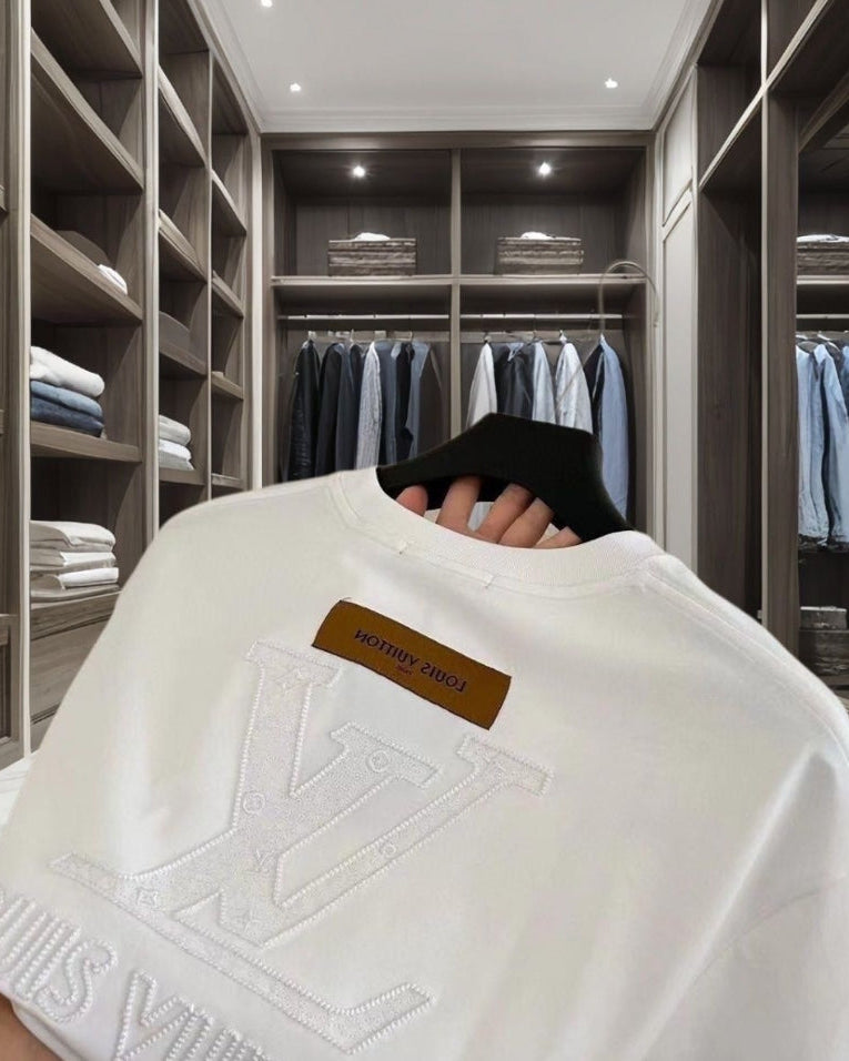 Double-sided embroidered T-shirt