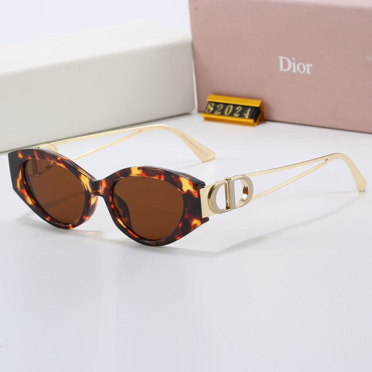 Fashion hot 7 color sunglasses 82024
