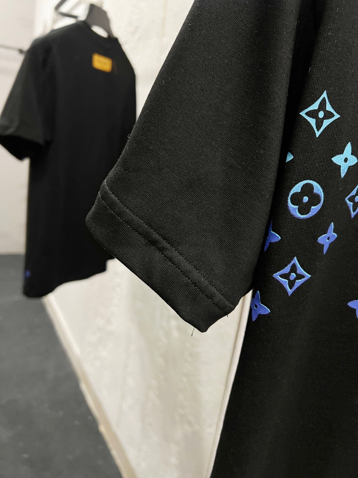 letter 2 color fashion T-shirt 090101