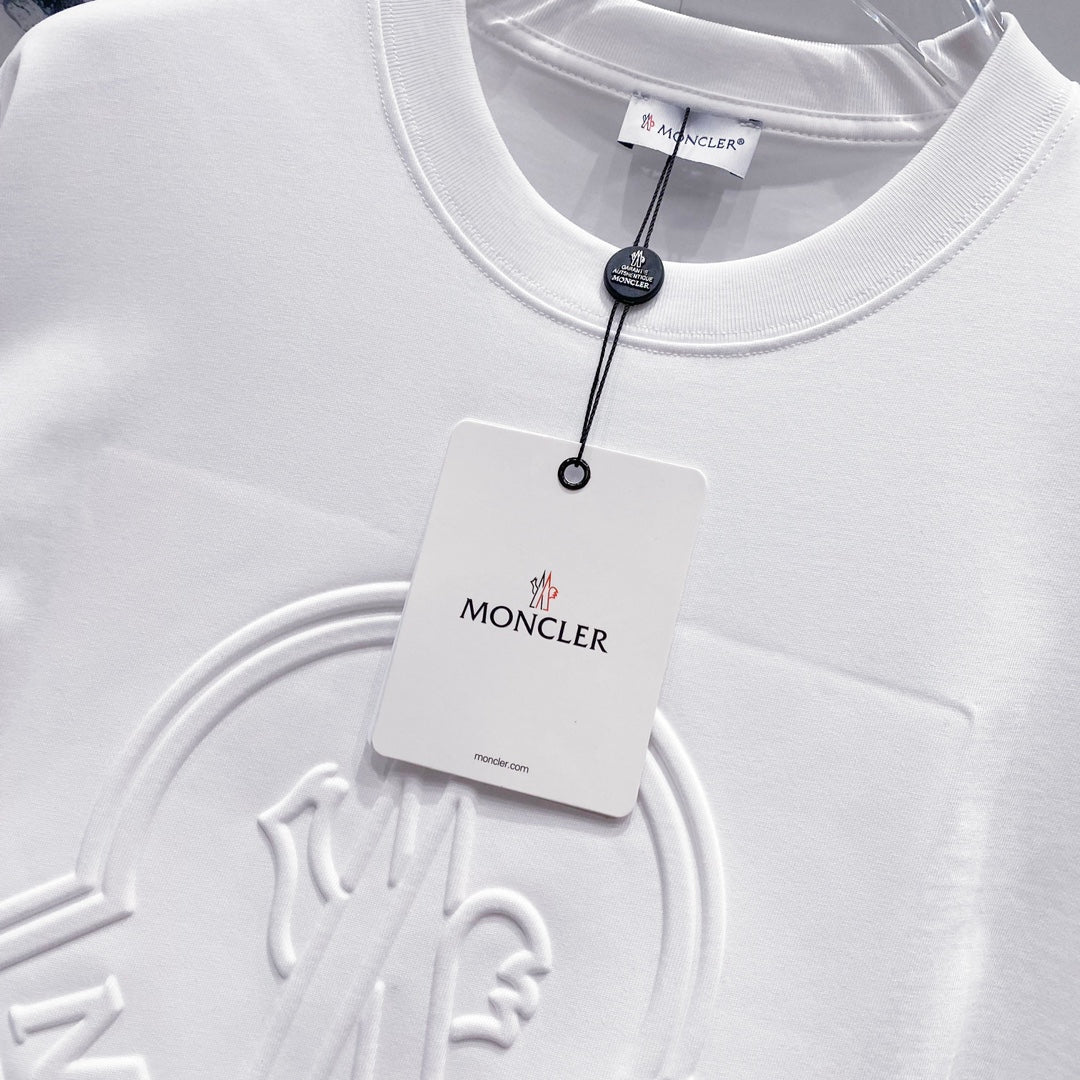 3D embossed cotton T-shirt