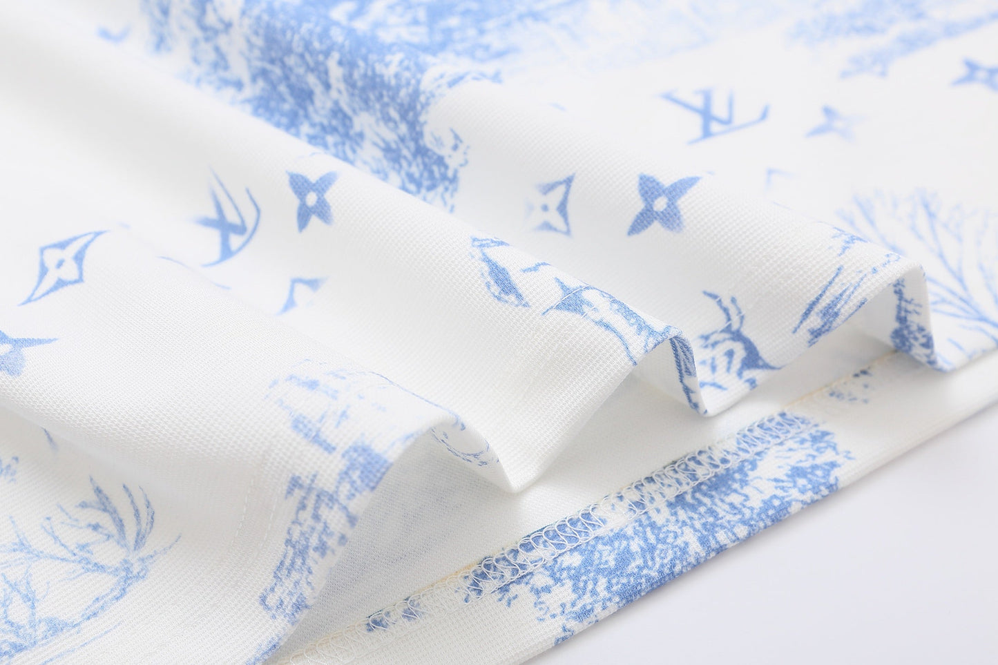 White fashion T-shirt 621