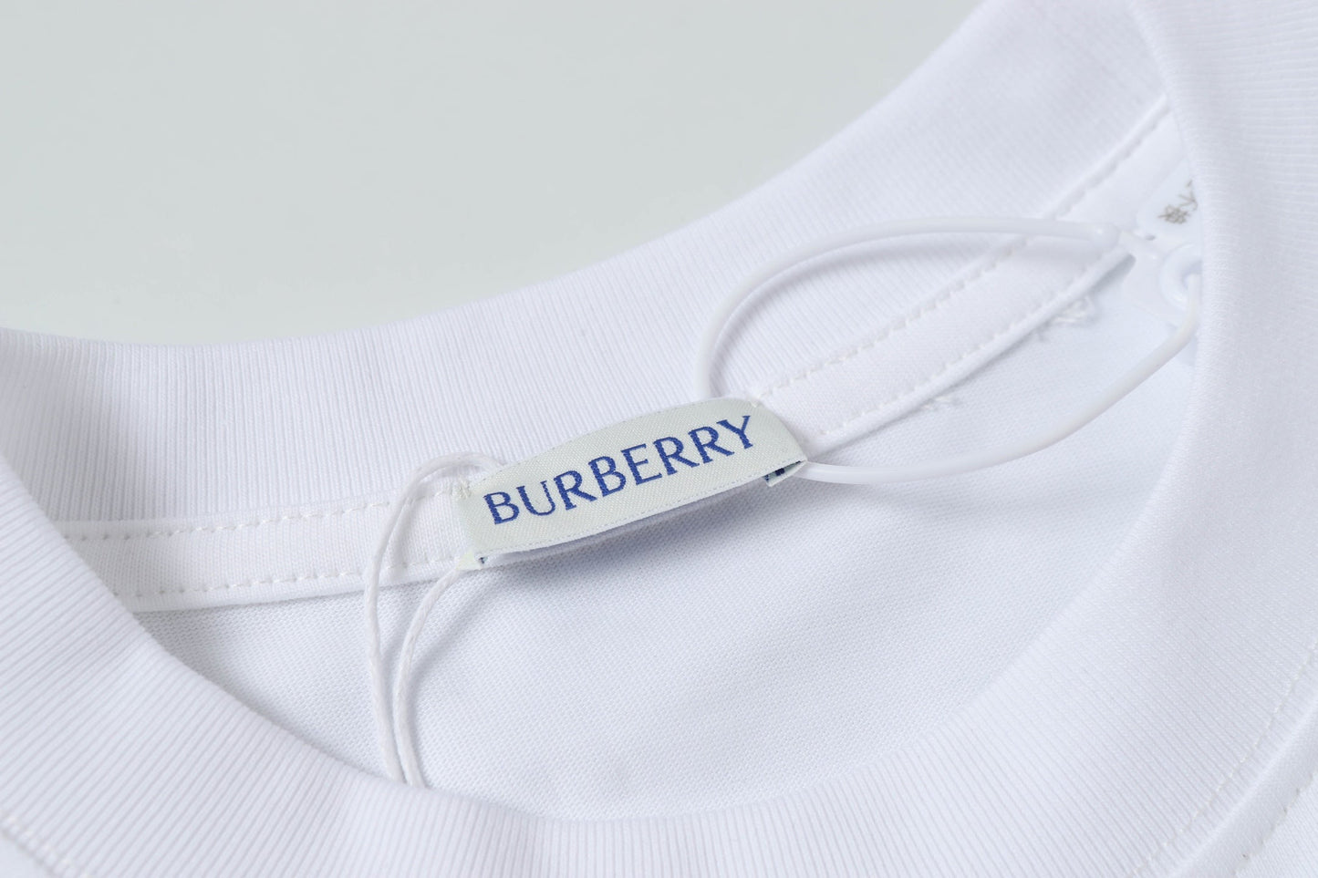 White fashion T-shirt 633