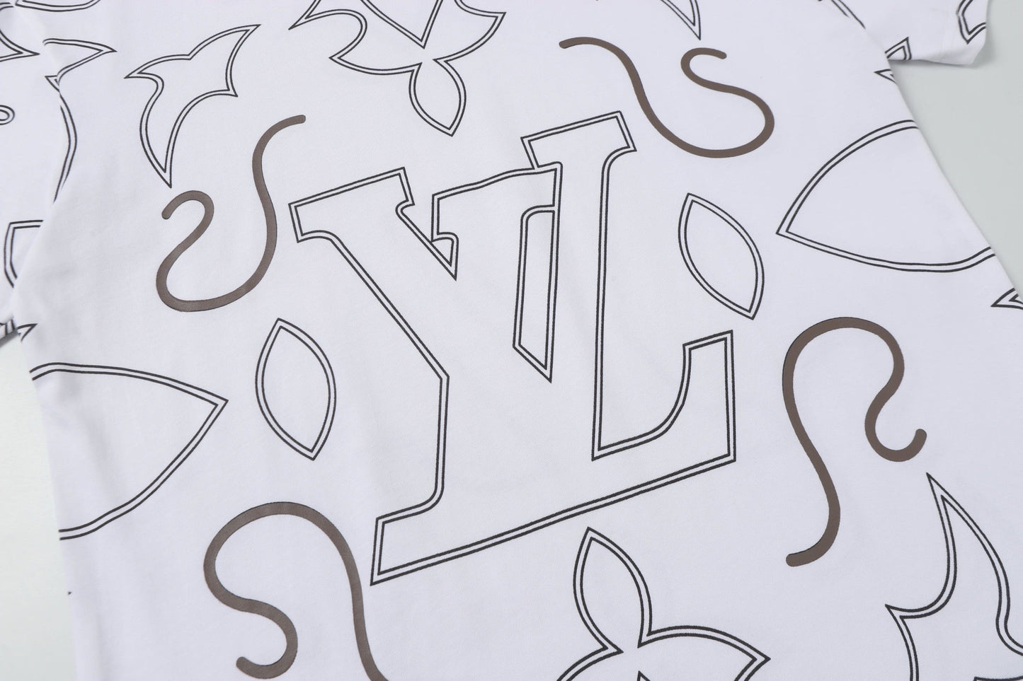 White fashion T-shirt 662