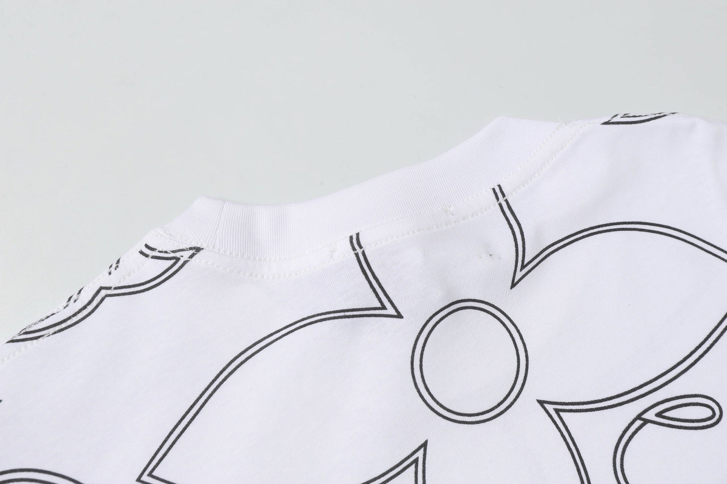 White fashion T-shirt 662