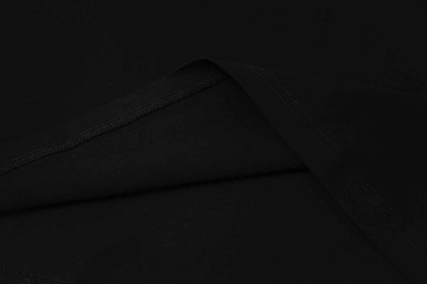 Rivet inlaid with concave silicone reflective T-shirt