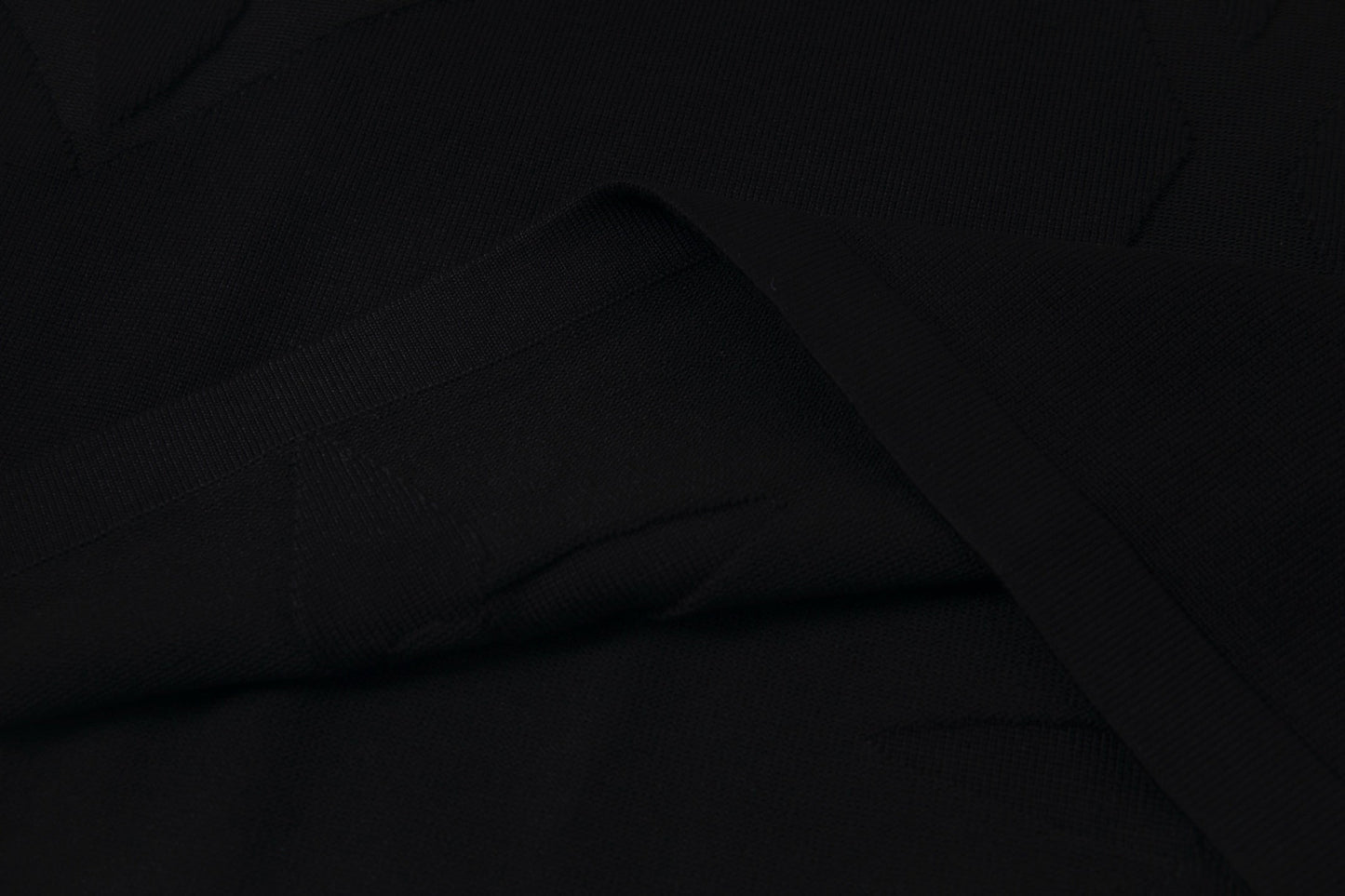 Steel-print relief limited knitted T-shirt