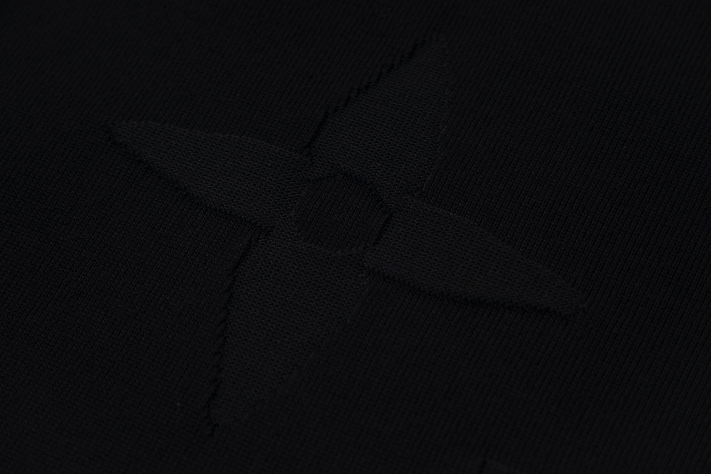 Steel-print relief limited knitted T-shirt