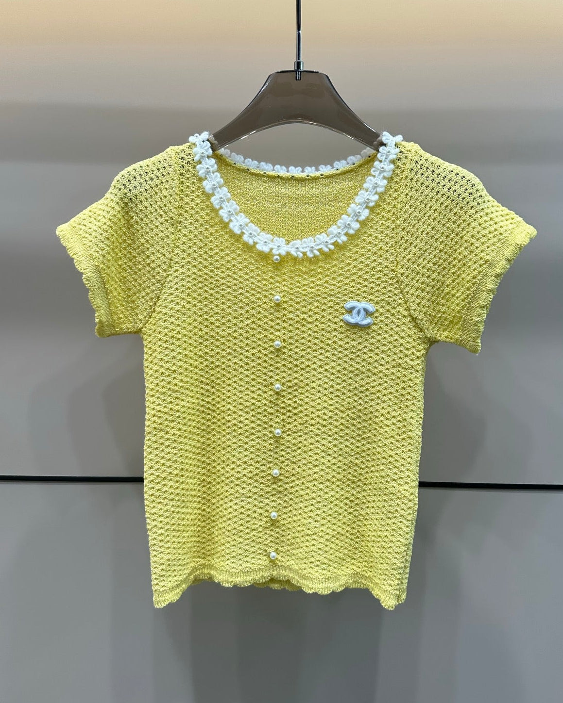 Knitted pearl hollow T-shirt