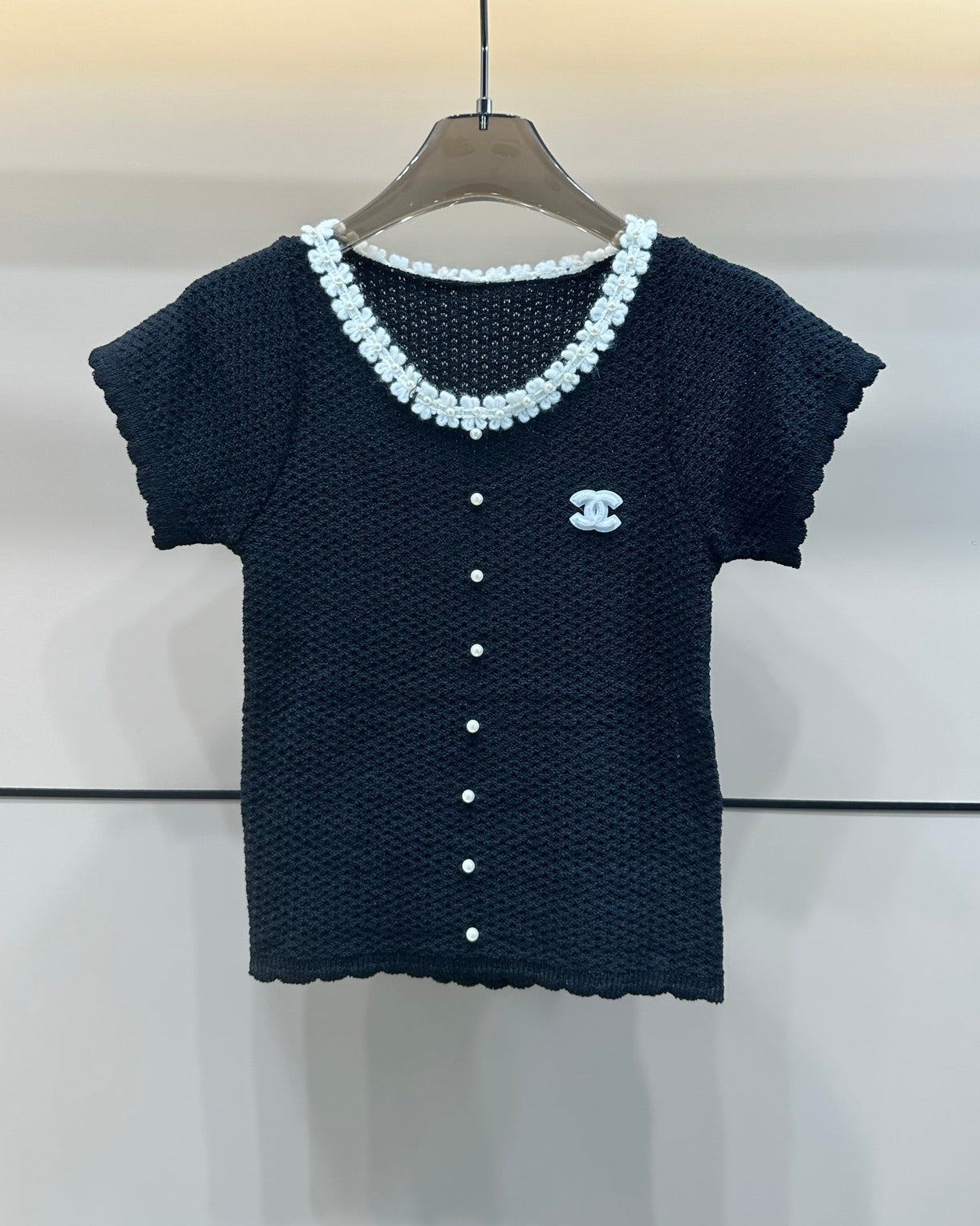 Knitted pearl hollow T-shirt