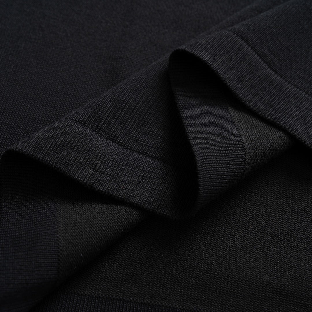 Vintage knitted Black T-shirt